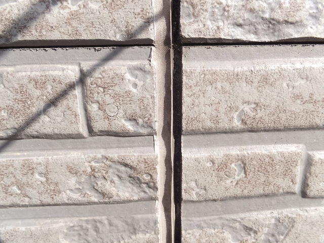 隙間が生じたシーリング